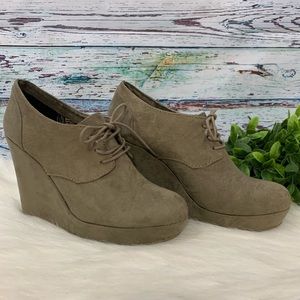 Tan Report Valerie Platform Wedge Shoes Sz 7.5